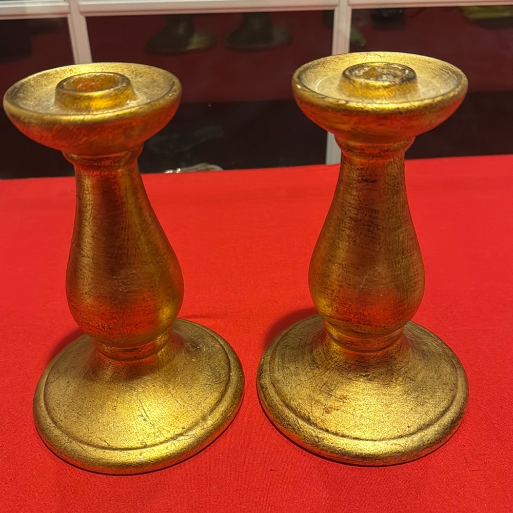 NEIMAN MARCUS GOLD LEAF CANDLESTICKS (Italy)
